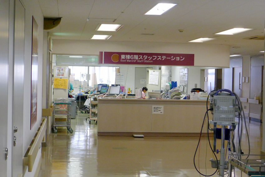 病区中的工作人员站（staff station)
